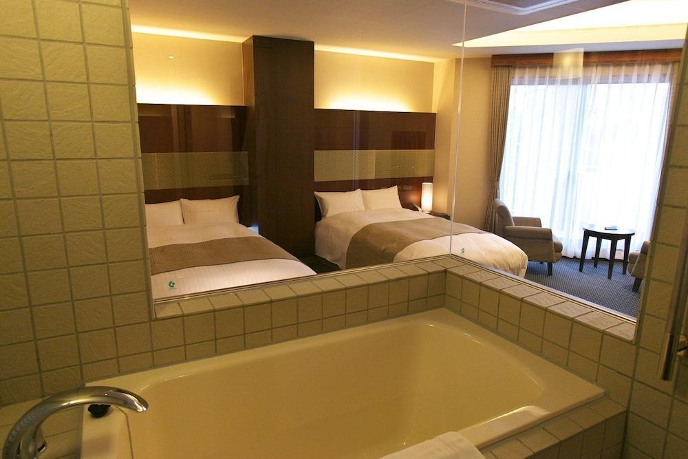 Ryotei Matsuya Honkan Suizenji Kumamoto Buitenkant foto